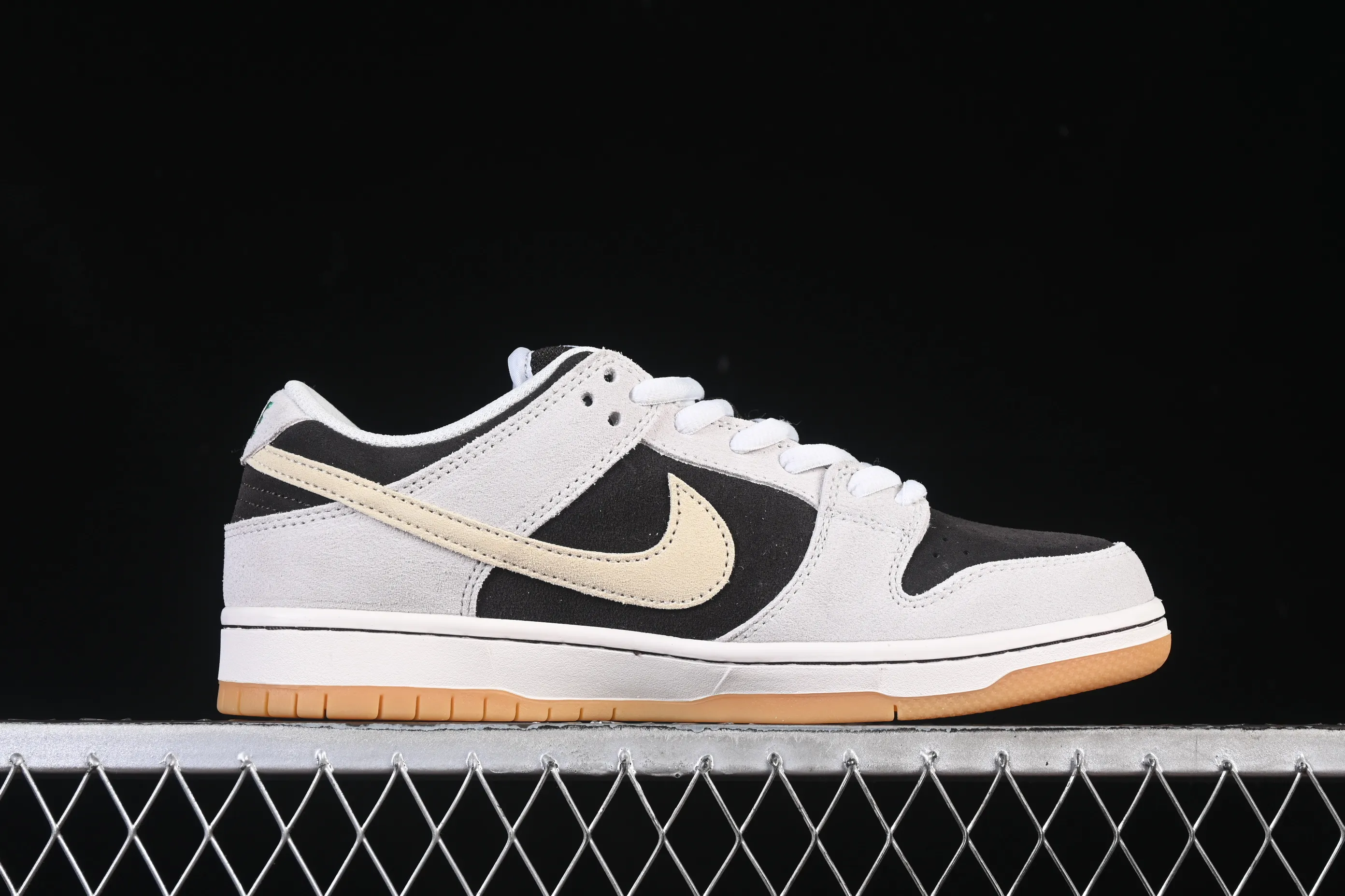 All categories Nk SB Dunk series Nk SB Dunk Low low-top sneakers Nike SB Dunk Low low-top casual sneakers HF3704-001